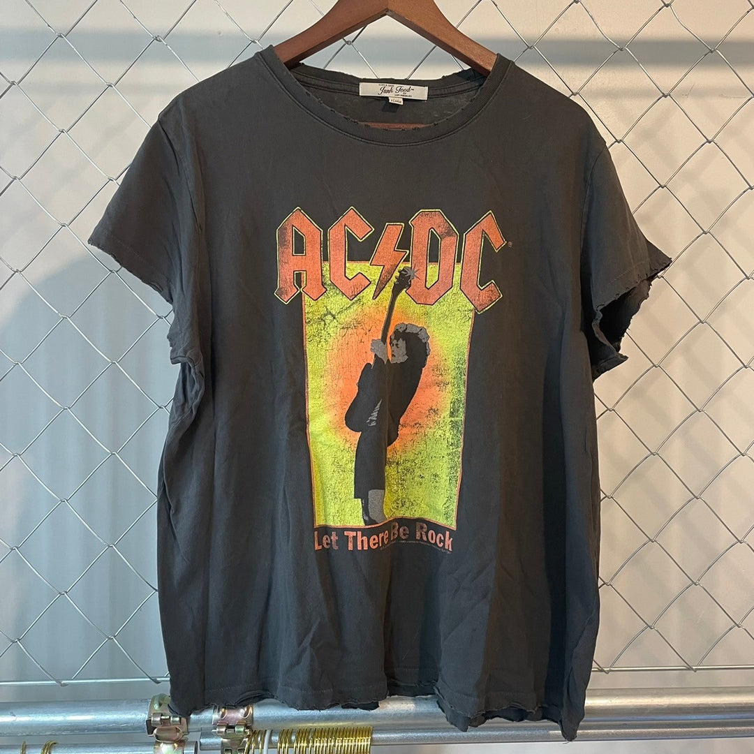 "AC/DC" T